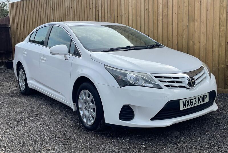 View TOYOTA AVENSIS 2.0 D-4D Active Euro 5 4dr