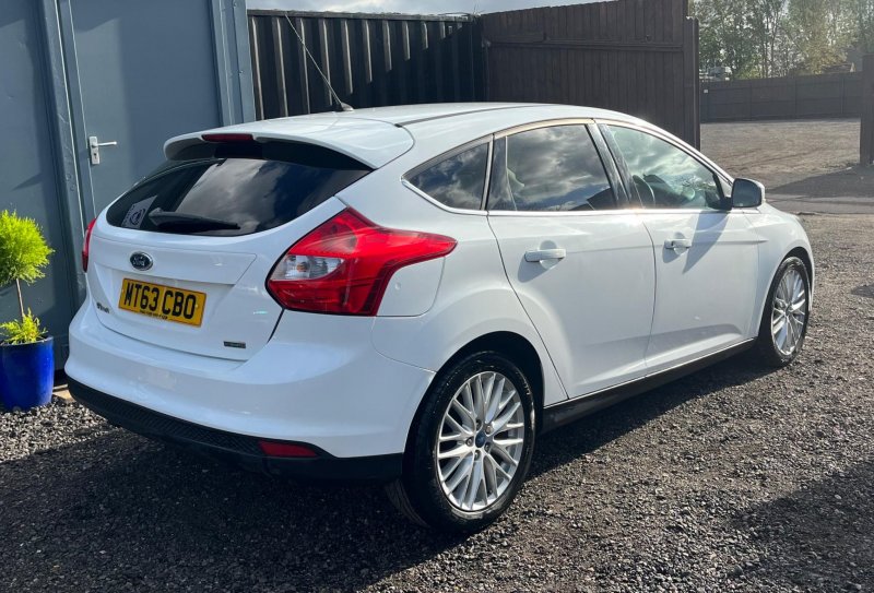 FORD FOCUS