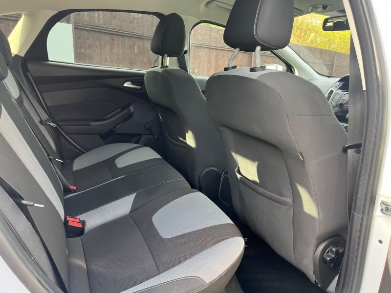 FORD FOCUS