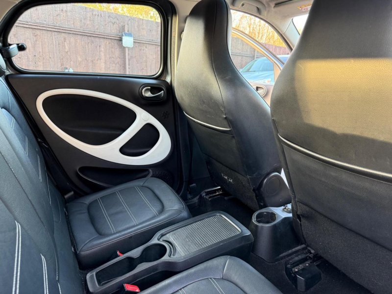 SMART FORFOUR