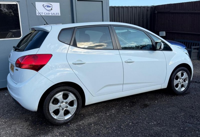 KIA VENGA