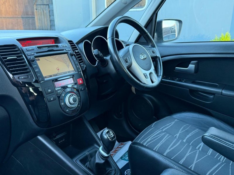 KIA VENGA
