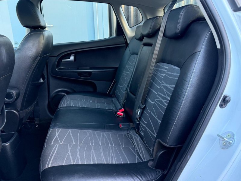 KIA VENGA