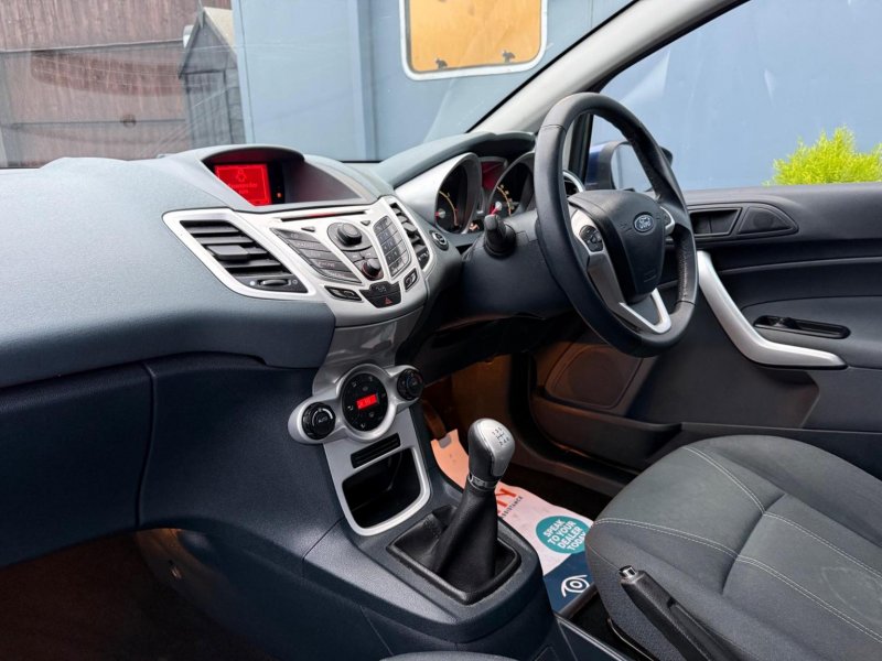 FORD FIESTA