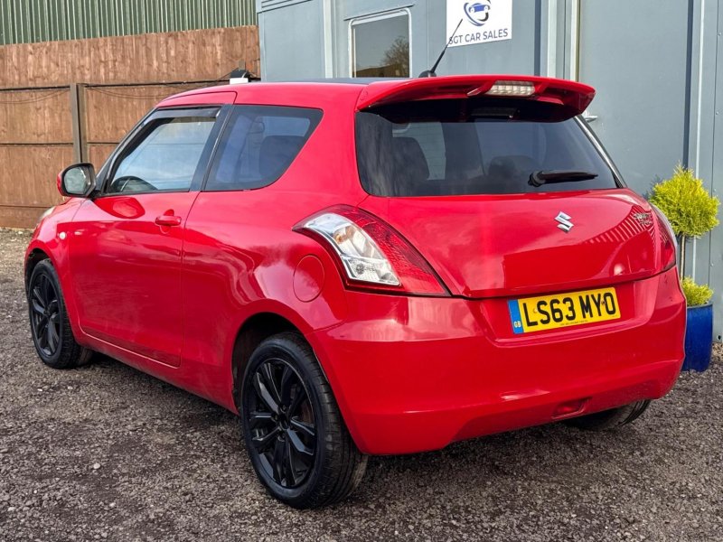 SUZUKI SWIFT