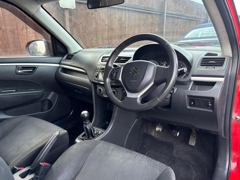SUZUKI SWIFT