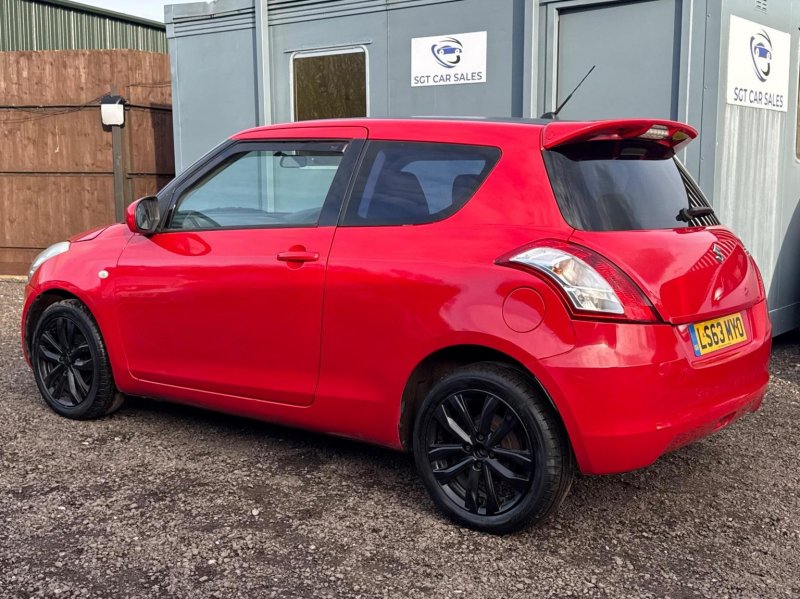 SUZUKI SWIFT