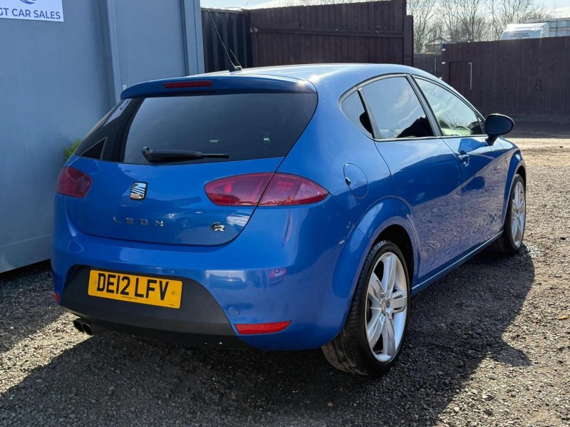 SEAT LEON