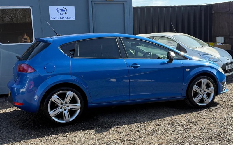 SEAT LEON