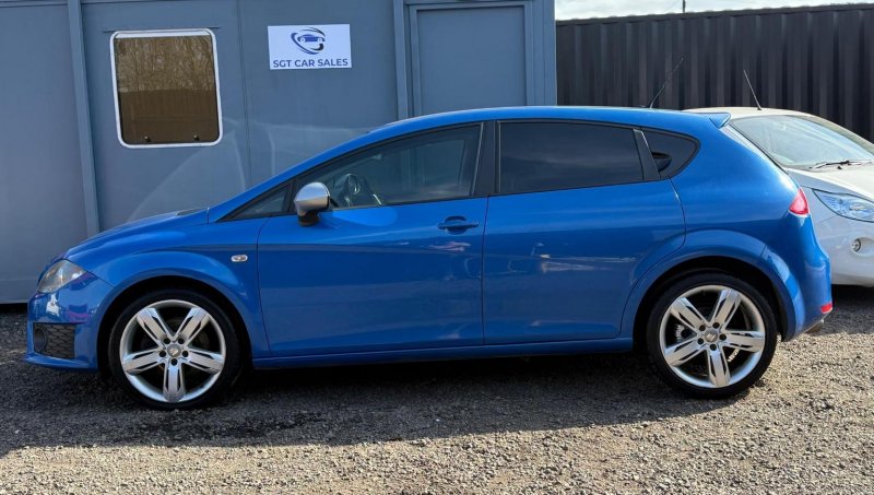 SEAT LEON