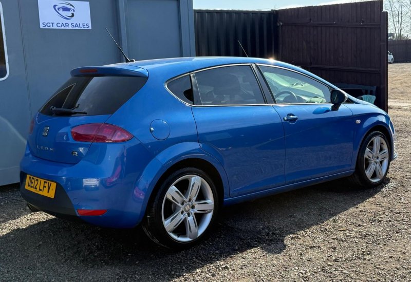 SEAT LEON
