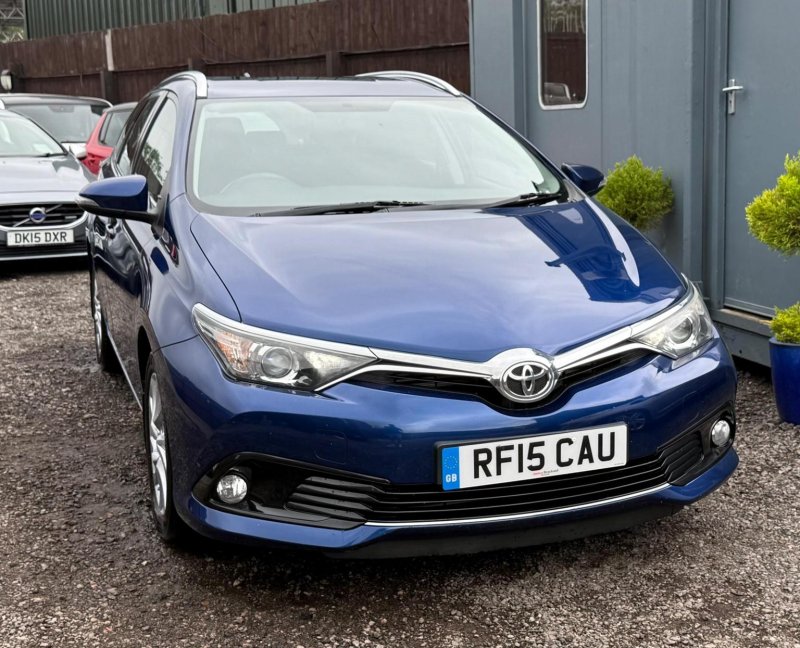View TOYOTA AURIS 1.6 D-4D Business Edition Touring Sports Euro 6 (s/s) 5dr