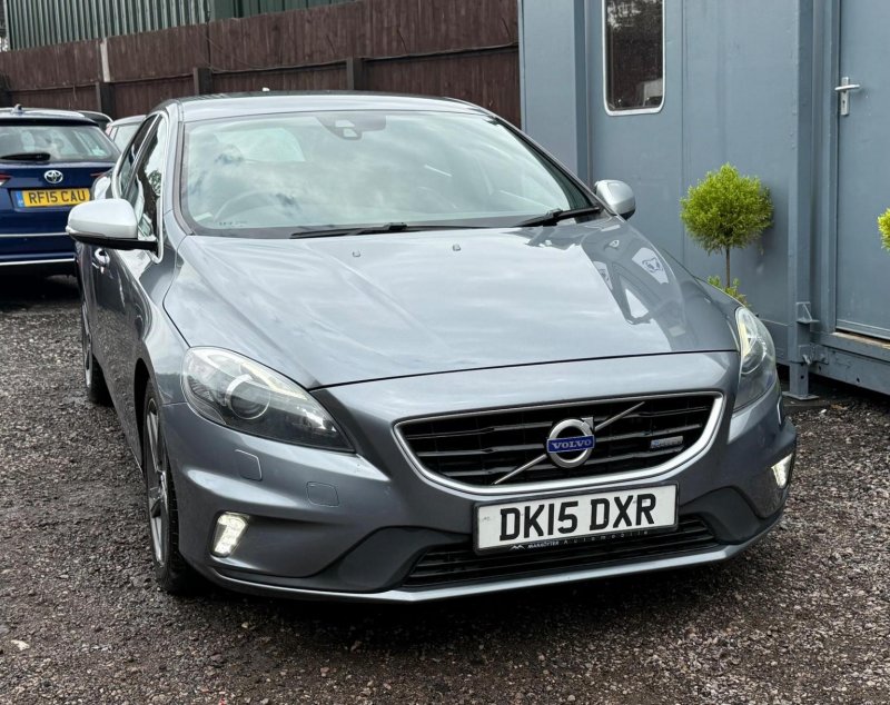 View VOLVO V40 2.0 D4 R-Design Euro 6 (s/s) 5dr