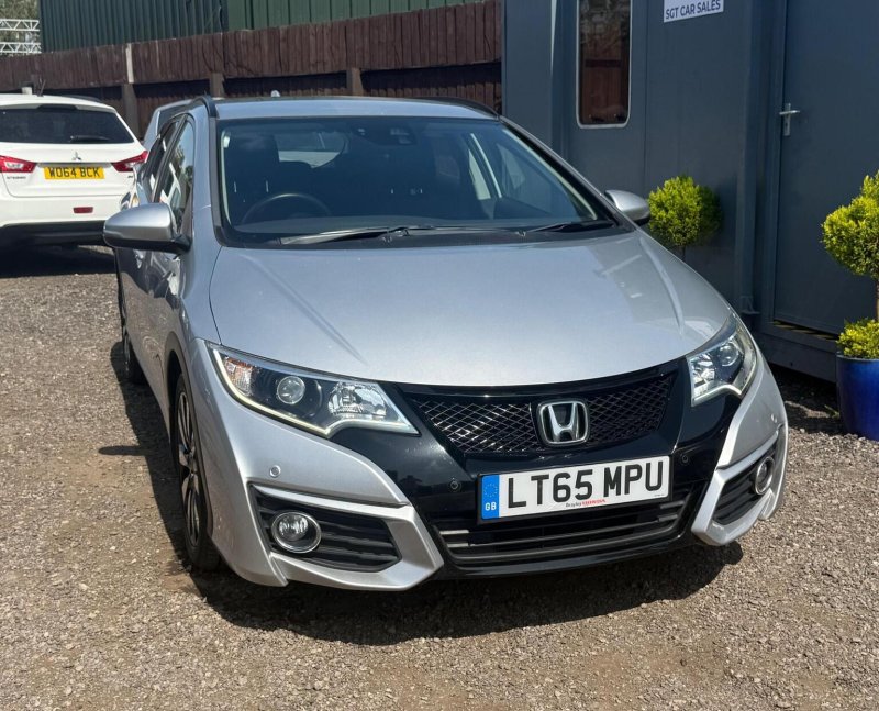 View HONDA CIVIC 1.8 i-VTEC SE Plus Tourer Euro 6 (s/s) 5dr (Navi)
