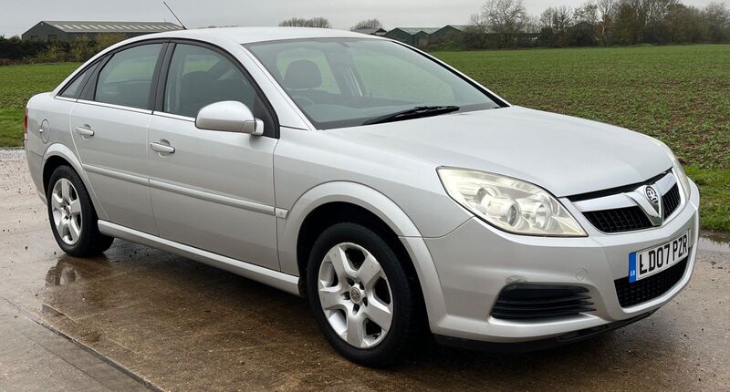 View VAUXHALL VECTRA 1.8 VVT Exclusiv 5dr